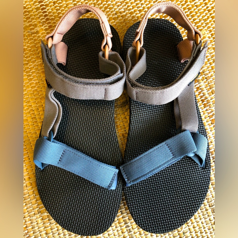 NWOT TEVA s10 women sandals - Picture 2 of 8